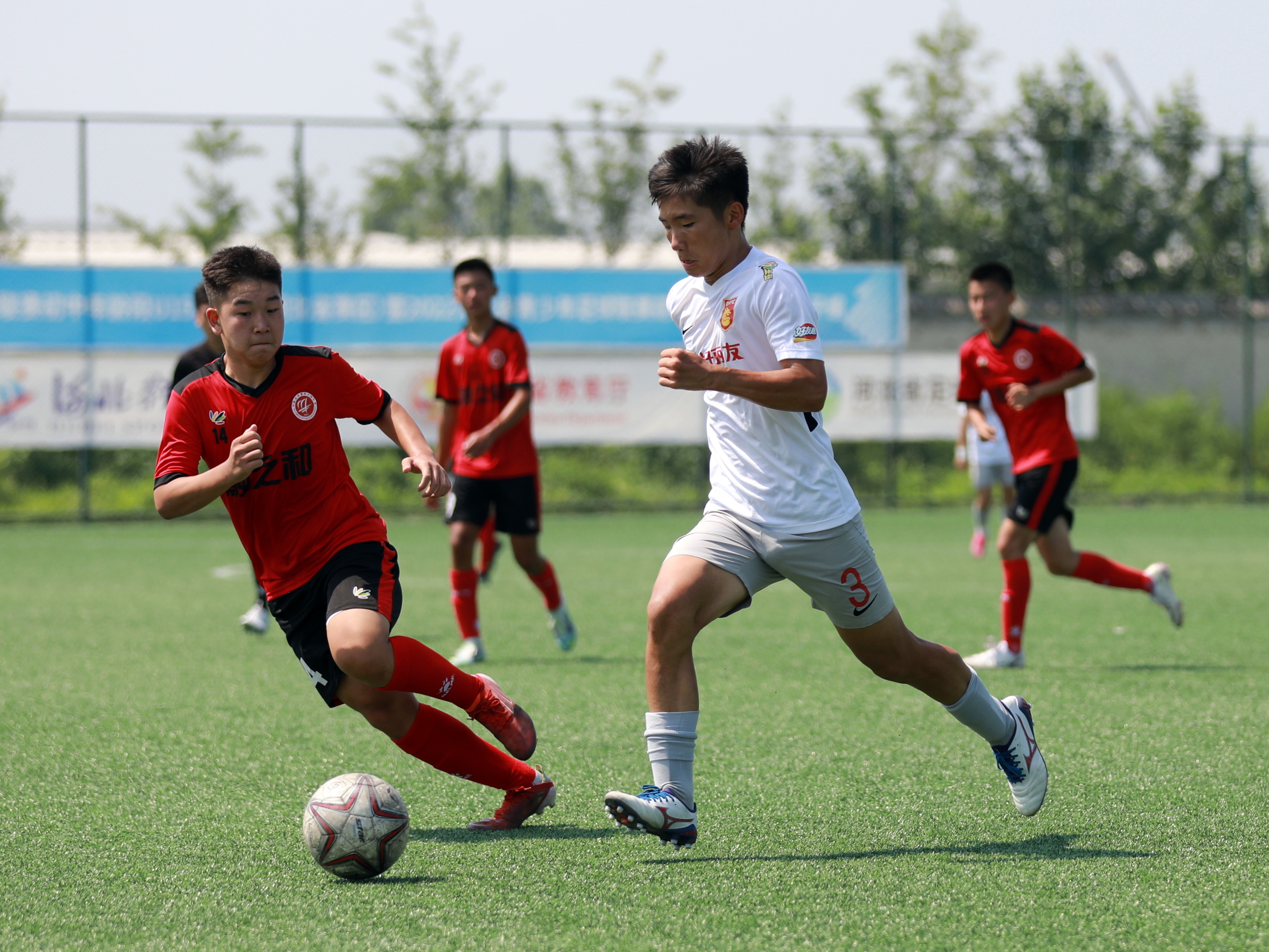 B体育APP:中国足球青训基地可持续发展模式：多元化收入来源与精细化运营管理的简单介绍