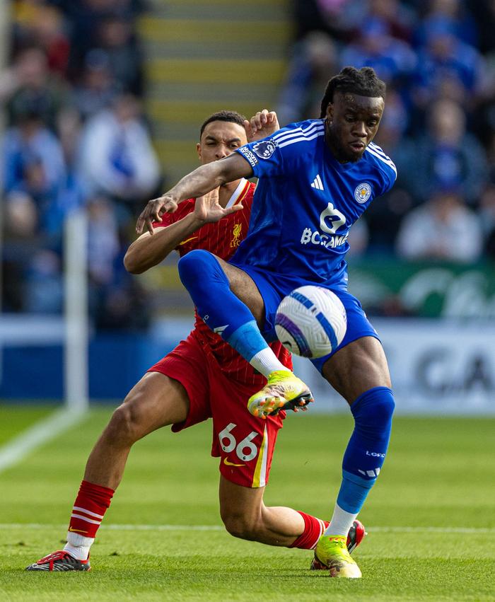 b体育下载:英超的攻击型足球:历史上的经典战术 b体育下载:英超的攻击型足球:历史上的经典战术