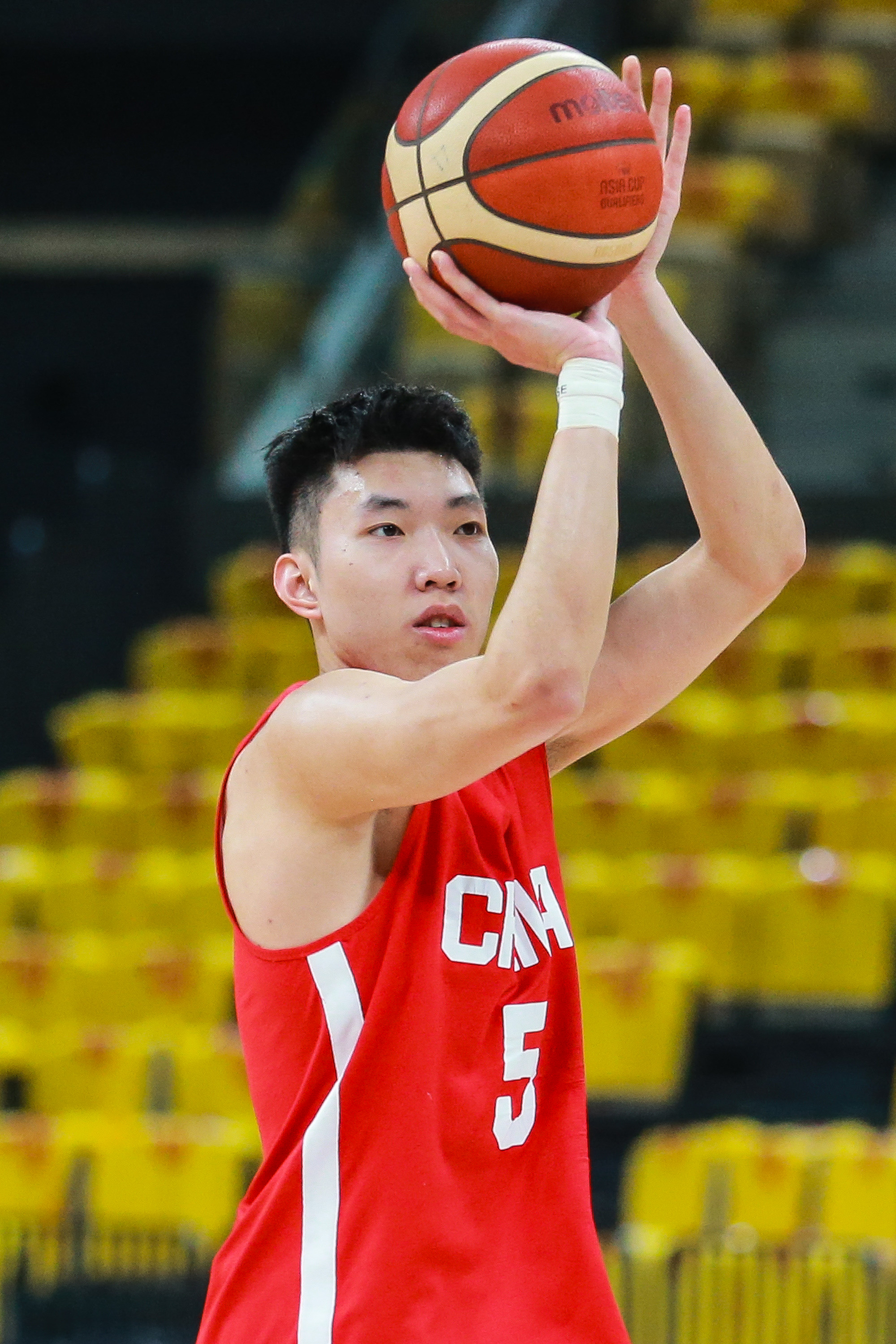 包含B体育官网：CBA球员：海外联赛的挑战与收获，为中国篮球积累经验的词条