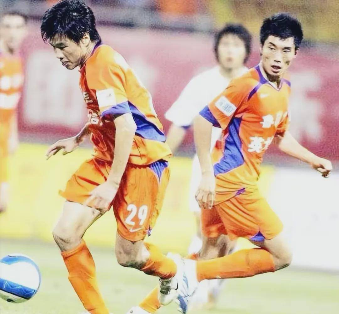 B体育APP:老将郑智：担任俱乐部青训教练，培养未来之星的简单介绍