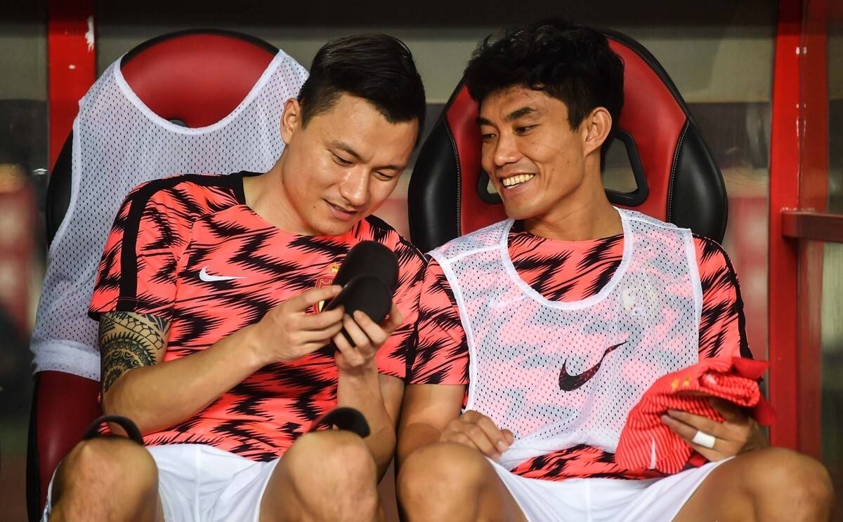 B体育APP:老将郑智：担任俱乐部青训教练，培养未来之星的简单介绍