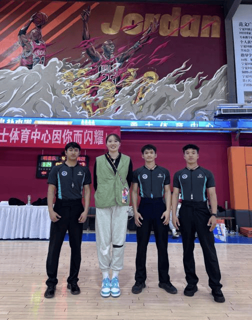 包含B体育官网：WCBA联赛的裁判队伍建设：如何提升裁判的专业水平和公正性？的词条