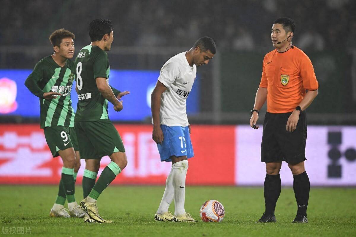 B体育APP:中国足球归化球员“水土不服”,球迷:他们是“来中国旅游”的吗?的简单介绍 B体育APP:中国足球归化球员“水土不服”,球迷:他们是“来中国旅游”的吗?的简单介绍