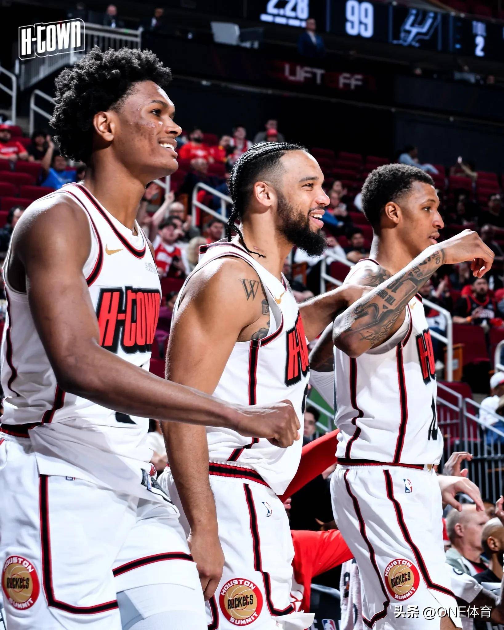 火箭vs勇士：西部的巅峰对决