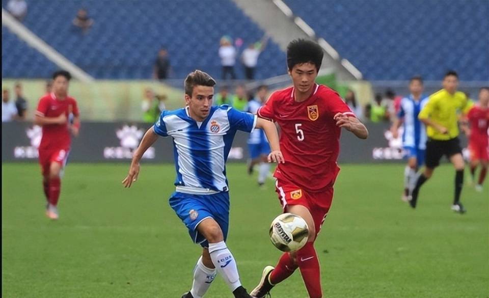 B体育APP:中国足球留洋球员:在欧洲联赛努力拼搏,展现中国球员风采的简单介绍 B体育APP:中国足球留洋球员:在欧洲联赛努力拼搏,展现中国球员风采的简单介绍