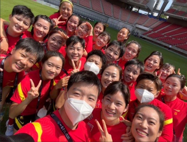 B体育APP:中国女足队长王珊珊:带领球队,力争在世界杯上取得好成绩的简单介绍 B体育APP:中国女足队长王珊珊:带领球队,力争在世界杯上取得好成绩的简单介绍